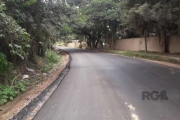 Terreno a venda, com 4.431,00 m&lt;BR&gt;Tem ônibus de Porto alegre e Viamao  que passam na frente,o terreno l fica na parada 26 da lomba do Pinheiro.É próximo de supermercados, posto de gasolina, esc