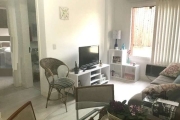 Vende-se apartamento 1 dormitório amplo, ensolarado, living em dois ambientes, banheiro social, copa e cozinha, área de serviço independente. Condomínio com fachada em pintura.&lt;BR&gt;&lt;BR&gt;OBS: