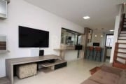 Apartamento DUPLEX, com 57,02 m² privativos, semi mobiliado, com vaga de garagem coberta e escriturada.&lt;BR&gt;Piso inferior: living de 02 ambientes com porcelanato, ar-condicionado split ,lavabo, c