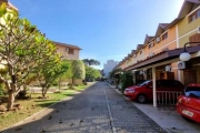 Ótima Casa em Condomínio fechado, com 100 m² de área construída, 1 vaga de garagem.&lt;BR&gt; &lt;BR&gt;Sobrado de 2 dormitórios podendo reverter em 3, living, cozinha, área de serviço, pátio, banho s