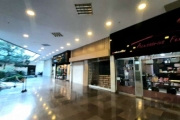 Ótima loja com banheiro e  mezanino, muito bem localizada,  no interior do Central Park Galery,, pertinho do Parcão .&lt;BR&gt;Duas vagas privativas e escrituradas( 65 e 66)&lt;BR&gt;O Shopping com de