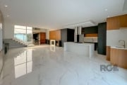 Casa incrível no Alphaville Porto Alegre&lt;BR&gt;&lt;BR&gt;Essa é a oportunidade de morar em uma casa que combina elegância, conforto e praticidade em um dos bairros mais exclusivos de Porto Alegre.&