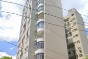 Apartamento 3 dormitórios, closet, lavabo, living, bem iluminado em rua arborizada.&lt;BR&gt;Localização privilegiada, esquina com Marques do Pombal, próximo a Cristóvão Colombo e de fácil acesso aos 