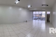 Sala comercial em excelente localização, autorizada pela prefeitura para transformar em residencial! Localizado na Av. Assis Brasil, próximo ao Estádio Passo d'Areia, o edifício possui 8 salas comerci