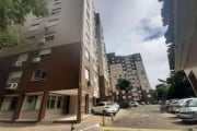 Apartamento de 01 dormitório, reformado, em ótima localização, em condomínio com toda infra, de fácil acesso à supermercado, farmácia e transporte público.&lt;BR&gt;Com ótima iluminação e ventilação, 