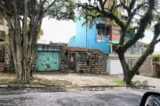 Vendo  terreno  no Bairro Partenon em Porto Alegre. &lt;BR&gt;&lt;BR&gt;Ótimo terreno à venda no bairro Partenon, situado na Rua Doze de Outubro, com fácil acesso à Avenida Bento Gonçalves.&lt;BR&gt;&