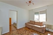 Descubra a oportunidade ideal em Vila Ipiranga, Porto Alegre! Este apartamento reformado e desocupado está agora disponível para venda, oferecendo um ambiente residencial tranquilo e remodelado para q