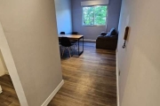 Apartamento totalmente reformado e com mobília sem uso! Piso vinílico em todo apartamento, esquadrias internas novas, totalmente pintado, banheiro totalmente novo com porcelanato e azulejo, cozinha co