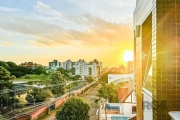 Apartamento totalmente mobiliado - PORTEIRA FECHADA no Coração do bairro Menino Deus. Com 01 dormitório, com Elevador e vaga de Garagem, closet, suíte americana, living iluminado e mega espaçoso, cozi