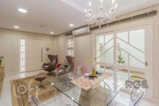 Casa no Bairro Cristal&lt;BR&gt;&lt;BR&gt;Casa de Luxo no Bairro Cristal!&lt;BR&gt;Venha conhecer essa incrível casa, localizada no Bairro Cristal, com 330m² de área privativa!&lt;BR&gt;&lt;BR&gt;Cara