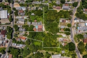 Com 10.247 m² na parte alta do bairro Vila Nova, este terreno oferece uma vista privilegiada e uma atmosfera de tranquilidade em meio à natureza. Localizado em uma área valorizada da zona sul de Porto