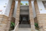 Descubra este encantador apartamento à venda com 70m², localizado em um edifício antigo e charmoso, construído em 1957. Este imóvel, pronto para uso, está situado na tranquilidade do bairro Petrópolis