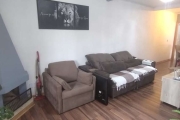 Linda casa semi mobiliada de 2 dormitorios, transformado em um dormitorio com closet, em condominio fechado na Restinga,  na Rua Capitão Pedroso. Com amplo living com lareira, banheiro social, área de