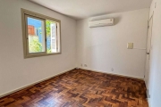 Esse charmoso apartamento de 41 m² combina conforto, funcionalidade e características que fazem a diferença. Bem arejado e com ótima iluminação natural, recebe o sol da tarde, proporcionando um ambien