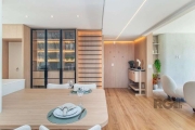 Cobertura mobiliada de 290m², 3 suítes e 4 vagas no bairro Mont Serrat.&lt;BR&gt;&lt;BR&gt;Primeiro pavimento: possui amplo living para 3 ambientes, lavabo, cozinha americana equipada, área de serviço