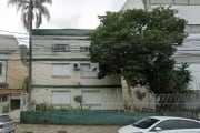 Esse apartamento JK é uma ótima opção para quem busca praticidade e conforto em um espaço compacto. Com 27m² privativos, foi reformado no piso e paredes, trazendo um ambiente renovado e acolhedor.&lt;