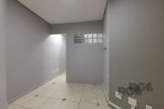 Sala Comercial à Venda &lt;BR&gt;&lt;BR&gt;Descubra a oportunidade perfeita para o seu negócio com esta sala comercial disponível para venda no bairro Azenha. Com uma área privativa de 39,39 m², esta 