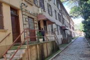 Apartamento 2 dormitórios  no largo da Bandeira , IAPI  , reformado e com terraço privativo  área serviço separada , patio sol manha e churrasqueira . &lt;BR&gt;Entrada pela rua Largo da Bandeira apar