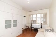 Apartamento para locação na Avenida IPIRANGA, com 1 dormitório, banheiro, área de serviço, armários embutidos, mobiliado, portaria 24h e living. &lt;BR&gt;Localizado no bairro Azenha, próximo ao Bairr