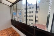 Excelente apartamento com 43m2 privativos na Rua Duque de Caxias 693, com sacada e aquecedor a gás, bem iluminado e arejado. Prédio com elevador e salão de festas. Desocupado. Aceita financiamento. Ag