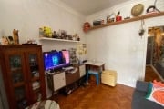 Apartamento De Quarto e Sala Com uma Ótima Planta na Rua do Rezende no Centro-RJ