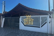 Casa  com 2 quartos (1 suíte) no bairro de Maracanã em Praia Grande - SP