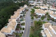 Casa para Locação em Santana de Parnaíba, Alphaville, 3 dormitórios, 1 suíte, 3 banheiros, 2 vagas