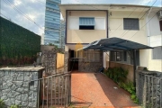 VILA UBERABINHA, CASA DE 90M², 2 DORMITÓRIOS, 2 BANHEIROS E 2 VAGAS À VENDA.