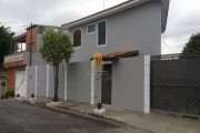 CIDADE ADEMAR - CASA ASSOBRADADA DE 102m² COM 2 QUARTOS , 1 BANHEIRO E 2 VAGAS Á VENDA