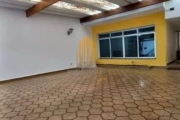 SANTO AMARO - CASA ASSOBRADADA DE 186m² COM 3 QUARTOS, 1 SUITE, 2 BANHEIROS E 2 VAGAS Á VENDA