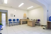 CASA COMERCIAL ASSOBRADADA ADAPTADA PARA CLINICA MEDICA - 220M2 CONSTRUÍDOS 11 SALAS COM AR COND 7 B