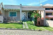 Belíssima casa em condomínio fechado, com 4 dormitórios ( 3 suítes), quintal, piscina e churrasqueira!!