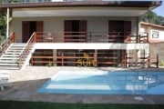 Residencial 1 - Casa com 500m², 4 Dorm (4 Suítes), 2 Vagas, Planejados e Piscina em Barueri/SP! Contato: Suit (11) 94584-8250