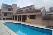 Alphaville 01 - Casa com 737 m², 4 Suítes, 5 Vagas, Sauna e Piscina em Barueri/SP! Contato: Suit (11) 94584-8250