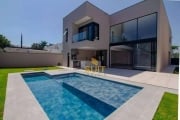 Residencial 2 - Casa com 430m², 4 Suítes, 3 Vagas, Piscina e Churrasqueira em Barueri/SP! Contato: Suit (11) 94584-8250