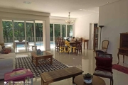 Gênesis 1 - Casa com 487m², 4 Suítes, 6 Vagas, Churrasqueira e Piscina em Santana de Parnaíba/SP! Contato: Suit (11) 94584-8250