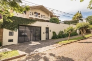 Casa para venda  no Bairro Três Figueiras em Porto Alegre