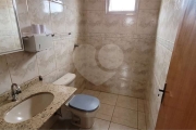 Casa para alugar na Rua Topázio, 285, Jardim dos Camargos, Barueri