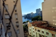 Apartamento de 4 quartos e 4 banheiros.