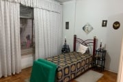 Apartamento de 2 quartos e 1 garagem.