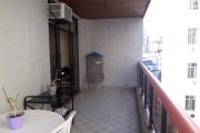 Apartamento de 3 quartos e 2 garagens.