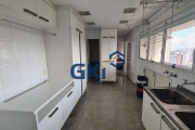 Apartamento em Moema com 4 dormitórios 5 vagas de garagem 1 deposito mobiliado .