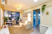 Belíssimo apartamento de 02 dormitórios (um com sacada) na Av. Cristiano Fisher&lt;BR&gt;Todo reformado!      &lt;BR&gt;Living estar e jantar estendido, cozinha, banheiro social e lavabo feitos por de