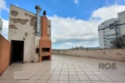 Vende-se apartamento desocupado, 2 dormitórios, com 1 suíte, 2 vagas individuais, living amplo, com sacada e churrasqueira, banheiro social, copa e cozinha, área de serviço independente, elevador. Por