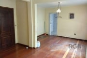 Apartamento com 66m² privativos, localizando na Av. Independência, próximo ao Hospital Presidente Vargas. Apartamento composto por 2 dormitórios transformado para 1 dormitório com living estendido, sa