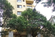 Apartamento cheio de potencial em localização privilegiada no Centro Histórico de Porto Alegre, com 1 dormitório, living para dois ambientes muito bem iluminados e ensolarado, com janelas em toda a ex