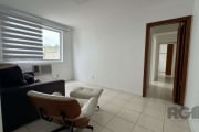 Excelente apartamento de 2 quartos , com living para 2 ambientes , muito ensolarado e com ótima metragem.&lt;BR&gt;Prédio muito bem conservado em excelente localização no bairro Boa Vista ,em frente a