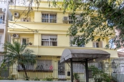 Apartamento de dois quartos e dois banheiros no bairro Rio Branco em Porto Alegre. &lt;BR&gt;Apartamento térreo com excelente localização e conforto.&lt;BR&gt;&lt;BR&gt;Este espaçoso apartamento de fr