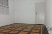 Apartamento 03 dormitórios no Bairro Santana em Porto Alegre.&lt;BR&gt;&lt;BR&gt;De frente para a Praça, com sacadapara Praça.&lt;BR&gt;&lt;BR&gt;Sala com piso em parquet, cozinha com copa,  banheiro 