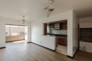 Apartamento no bairro Santana em Porto Alegre. 2 dormitórios, sacada integrada, semi mobiliado. Living 2 ambientes, cozinha americana sob medida, churrasqueira, lavanderia separada.&lt;BR&gt;Condomíni